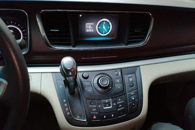 Used Buick GL8 2018 28T Comfort Model China VI Standard Audio And AC Panel