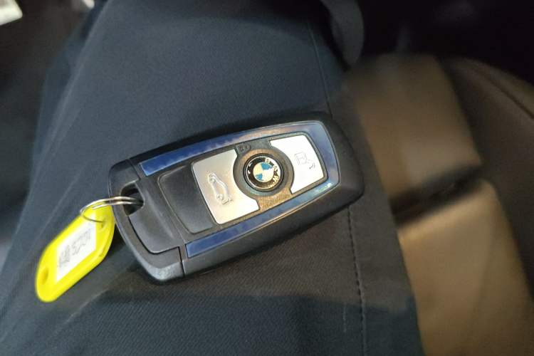 Used BMW 3 Series 2018 320i M Sport Package Interior 1