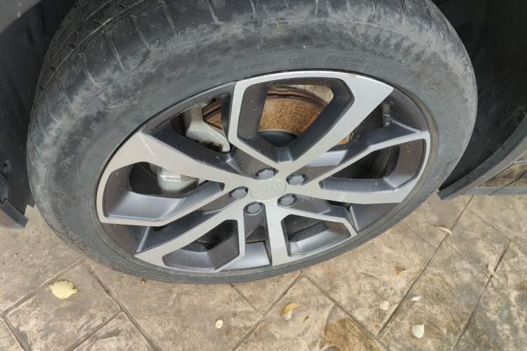 Used Lynk & Co 05 2022 2.0TD Four-Wheel Drive Dynamic Halo Exterior 4