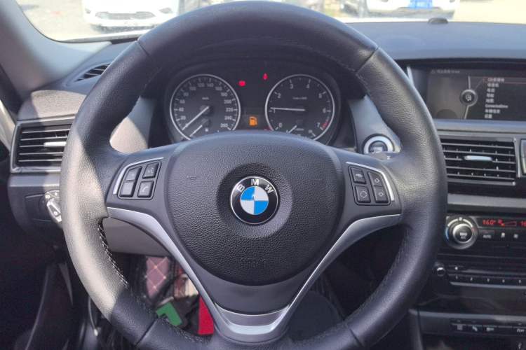 Used BMW X1 2014 sDrive18i Leading Model
