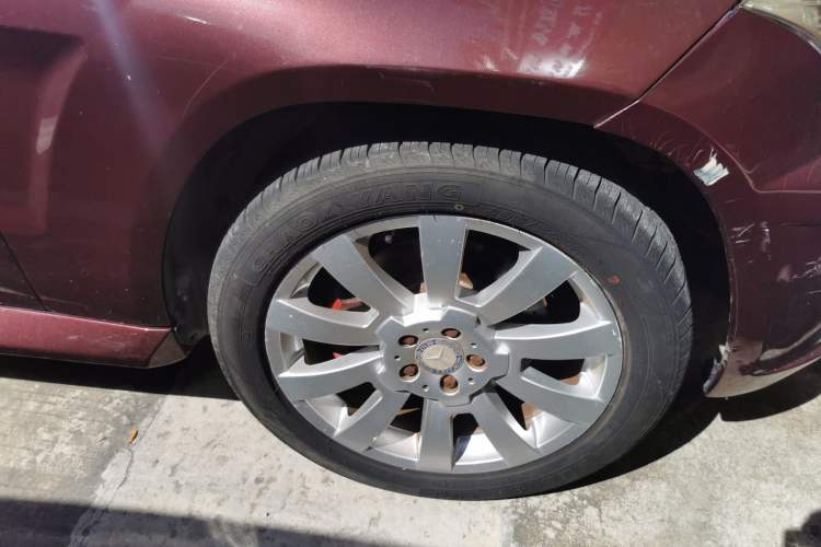 Used Mercedes-Benz GLK-Class 2008 GLK 300 4MATIC Luxury Model Right Front Wheel Hub