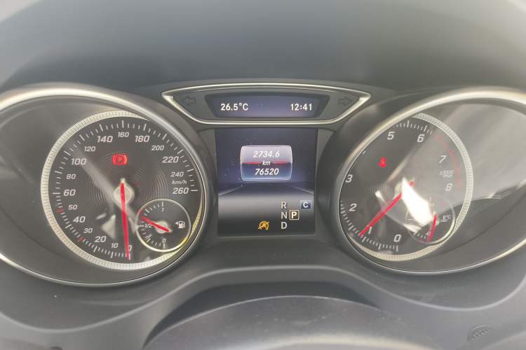 Used Mercedes-Benz GLA 2018 GLA 200 Fashion Model Odometer Close Up