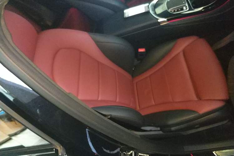 Used Mercedes-Benz GLC Coupe 2020 GLC 260 4MATIC Coupe SUV Right Front Seat