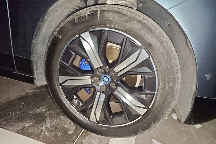 Used BMW iX 2022 xDrive50
