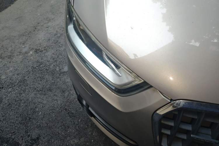 Used Audi Q3 2015 35 TFSI quattro Technology Edition Right Front Headlight