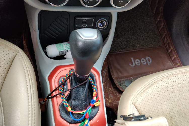 Used Jeep Renegade 2016 1.4T Automatic High-Energy Version Gear Lever