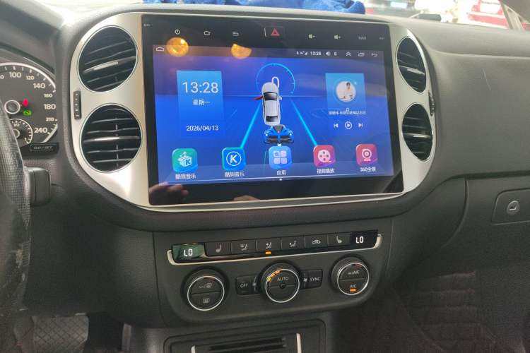 Used Volkswagen Tiguan 2015 1.8TSI Automatic Two-Wheel Drive Luxury Model Audio And AC Panel