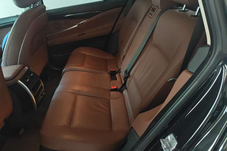 Used BMW 5 Series GT 2015 528i Leading Model
