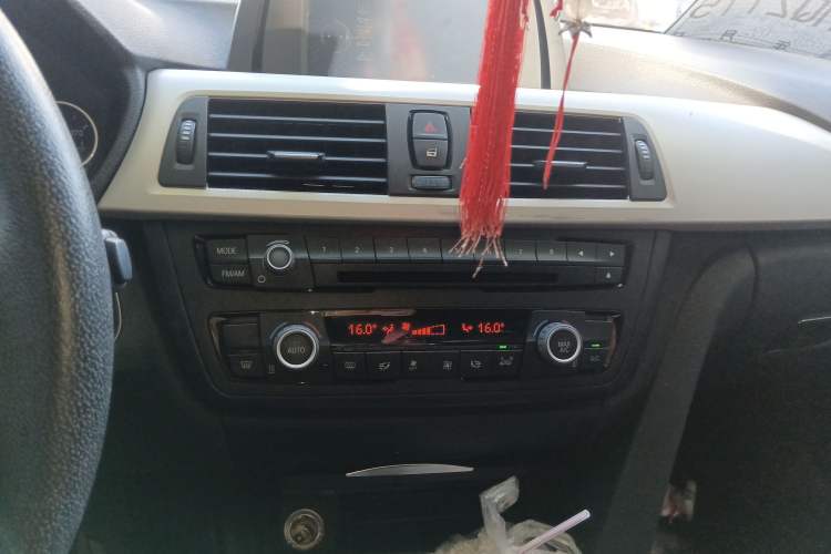 Used BMW 3 Series 2015 320Li Fashion Model
