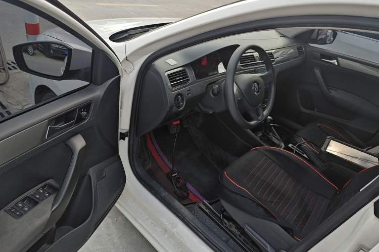 Used Volkswagen Santana 2019 Haona 1.5L Automatic Fashion Edition China VI Standard Driver Seat