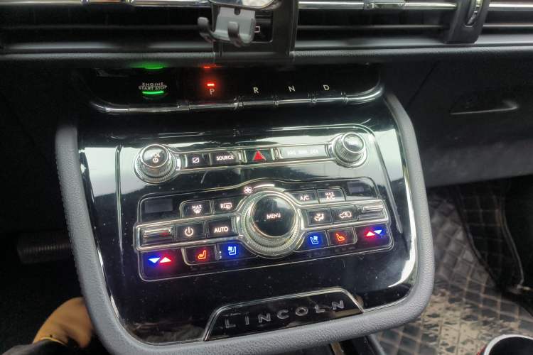 Used Lincoln Corsair 2020 2.0T Two-Wheel Drive Luxury Edition Gear Lever