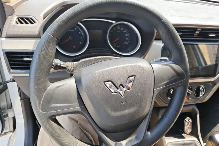 Used Wuling Hongguang 2019 1.5L S Standard Version China VI LAR
