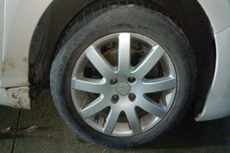 Used Peugeot 308 2014 Enjoy Edition Classic 1.6L Automatic Premium Model Right Front Wheel Hub