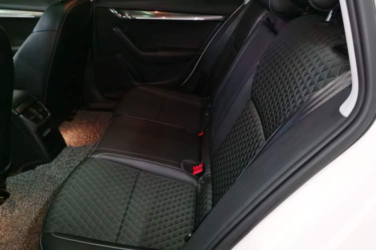 Used Skoda Octavia 2019 TSI280 DSG Luxury Edition Station Wagon China VI Standard