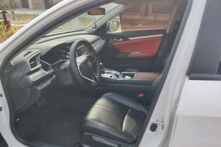 Used Honda Civic 2016 220TURBO CVT Luxury Edition Left Front Seat