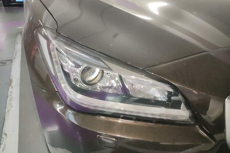 Used Hyundai Genesis 2015 3.0GDi Four-Wheel Drive Flagship Edition Right Front Headlight