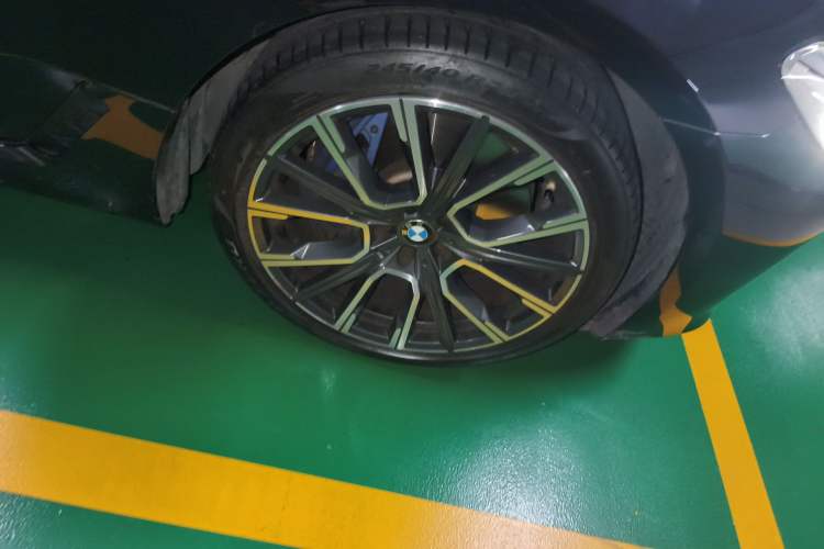 Used BMW 6 Series GT 2021 630i M Sport Grand Touring Edition Right Front Wheel Hub