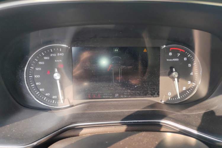 Used Roewe RX8 2018 30T Smart Connectivity Two-Wheel Drive Flagship Edition