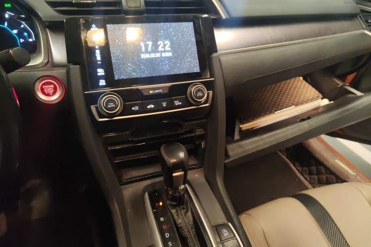 Used Honda Civic 2016 220TURBO CVT Prestige Edition
