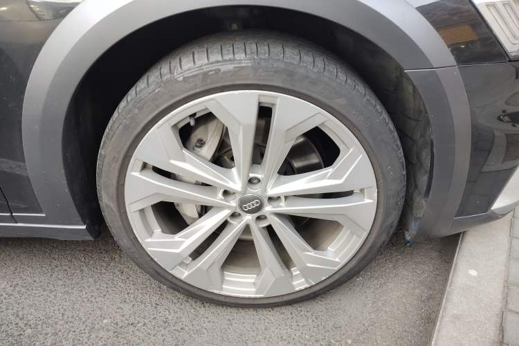 Used Audi A6 2020 allroad quattro Explorer 55 TFSI Prestige Off-Road Model
