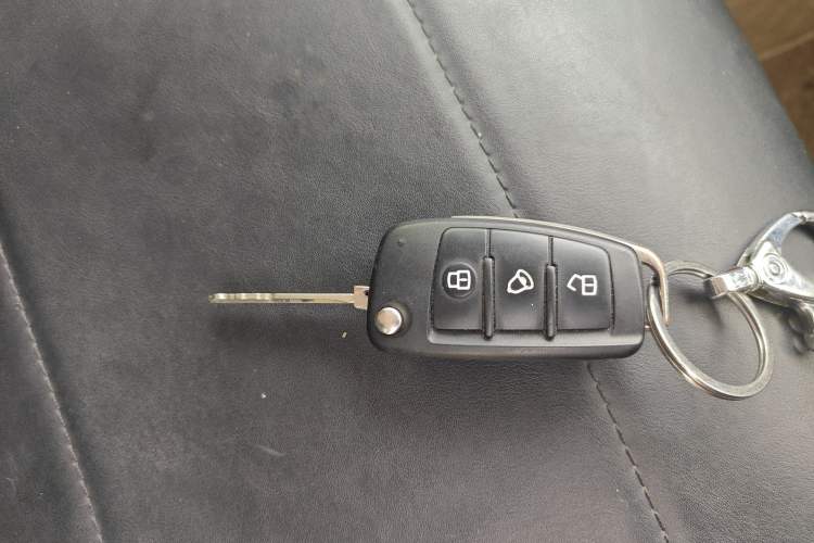 Used JAC Refine M3 2023 1.5T 7/8-Seater Smart Connectivity Version
