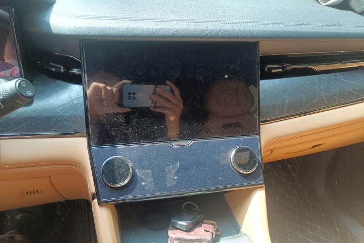 Used Lynk & Co 09 2021 2.0T Halo Seven-Seater