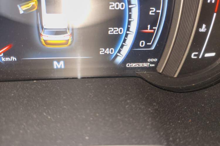 Used Geely Auto Emgrand X7 Sport 2016 2.0L Manual Smart Connect Version