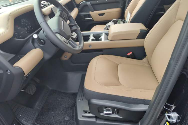 Used Land Rover Defender 2025 130 3.0T P400 Seven-Seat Luxury Edition Left Front Seat