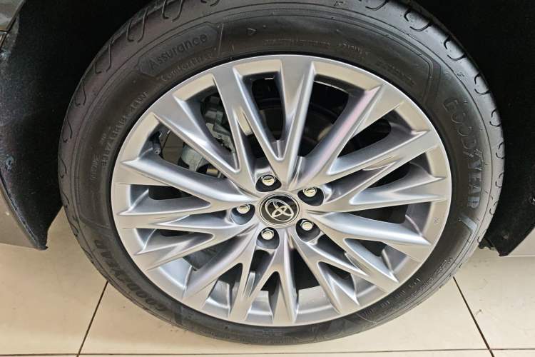 Used Toyota Avalon 2024 Dual-Motor 2.0L Premium Edition Exterior 5