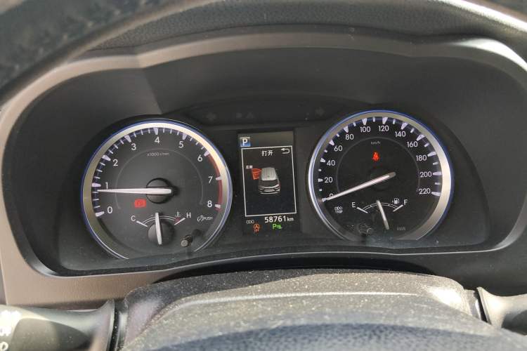 Used Toyota Highlander 2018 2.0T Four-Wheel Drive Luxury Version 7 Seats China VI Standard