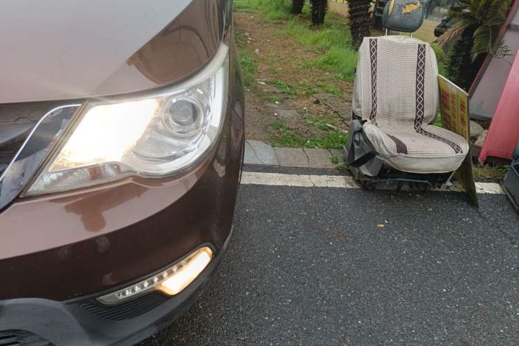 Used Baojun 730 2014 1.5L manual Comfort version 7 seats
