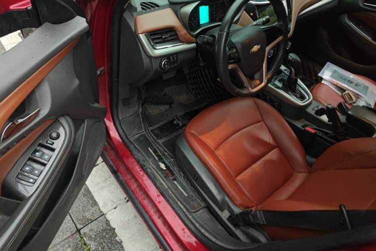 Used Chevrolet Malibu 2016 1.6T Automatic Comfort Edition Driver Seat