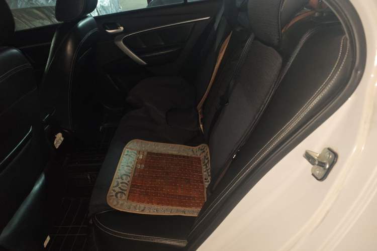 Used Geely Auto Emgrand 2016 Sedan 1.5L CVT Upward Version
