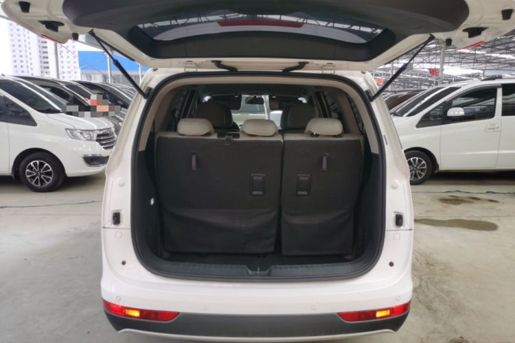 Used Baojun 730 2019 1.5L Manual Fashion Model 7-seater China VI Trunk