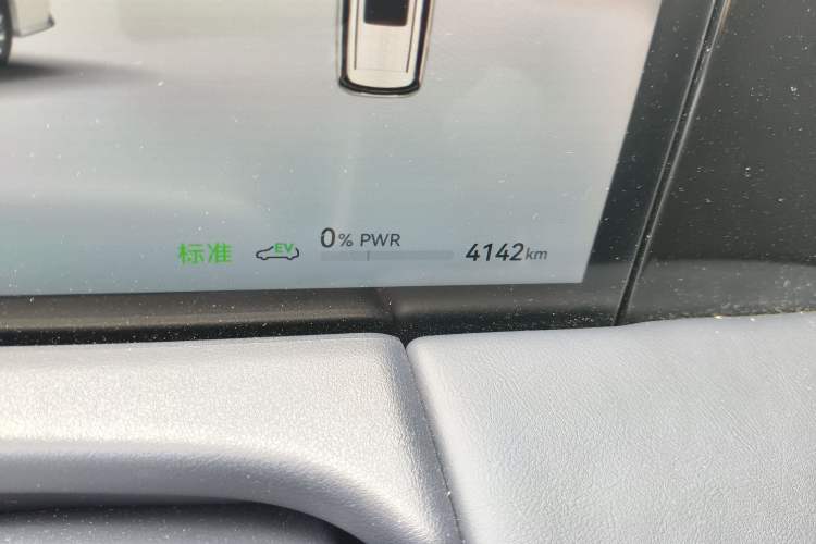 Used GAC Trumpchi Xiangwang M8 2025 Kunkun Series Ultra First-Class Cabin Odometer Close Up