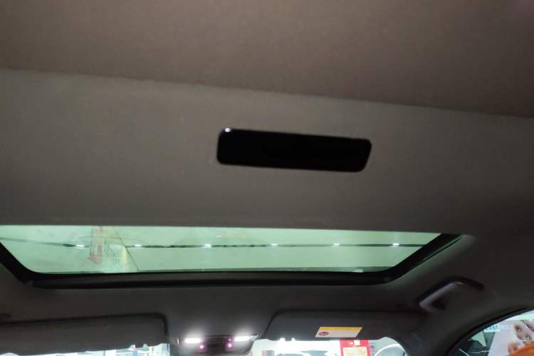 Used Li Auto L8 2023 Pro Model
