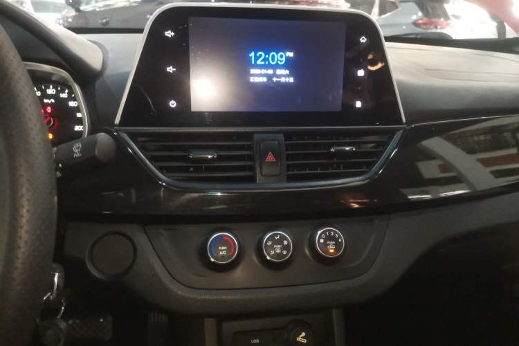 Used Baojun 310 2017 1.5L Automatic Fashion Model