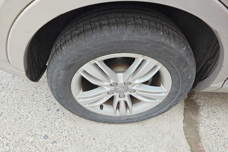 Used Audi Q3 2015 30 TFSI Comfort Model Right Rear Wheel Hub