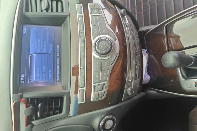 Used Infiniti QX60 2014 2.5 S/C Hybrid Two-Wheel Drive Excellence Edition Audio And AC Panel