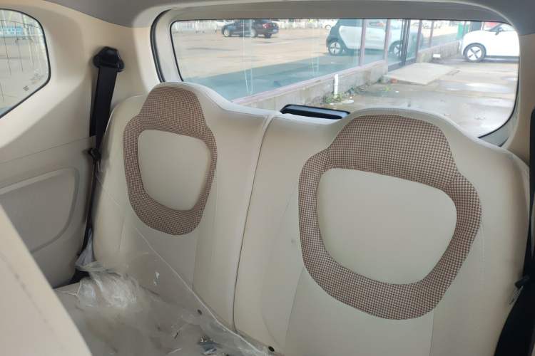 Used Wuling Hongguang MINIEV 2024 3rd Generation 215km Youth Edition Left Rear Seat