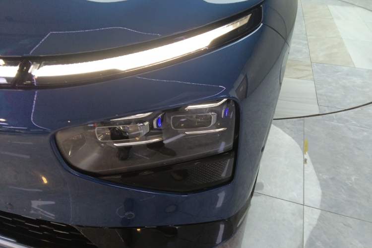 Used XPeng G9 2025 725 with Ultra-Long Range Max Left Front Headlight