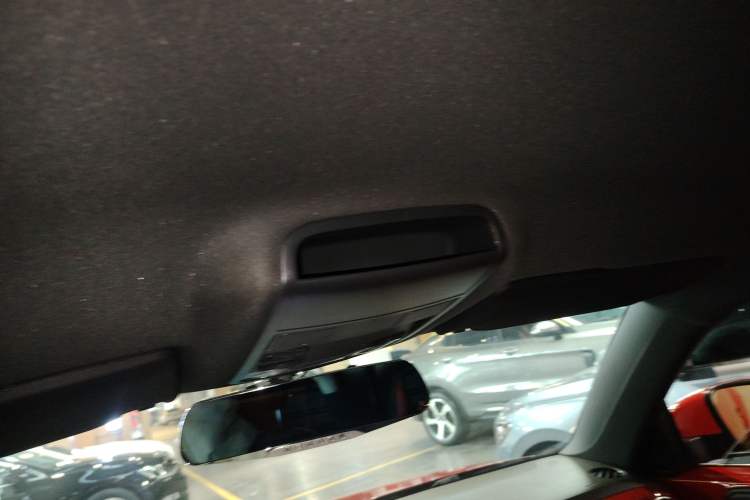 Used Volkswagen Beetle 2015 180TSI model Headliner