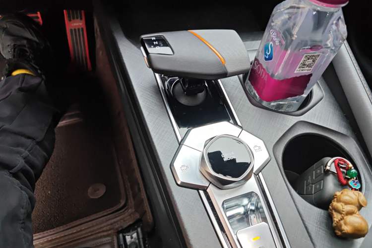 Used Changan UNI-V 2022 1.5T Prestige Version
