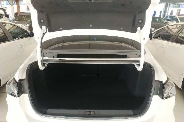 Used Peugeot 408 2022 1.6T Light-Chasing Edition Trunk