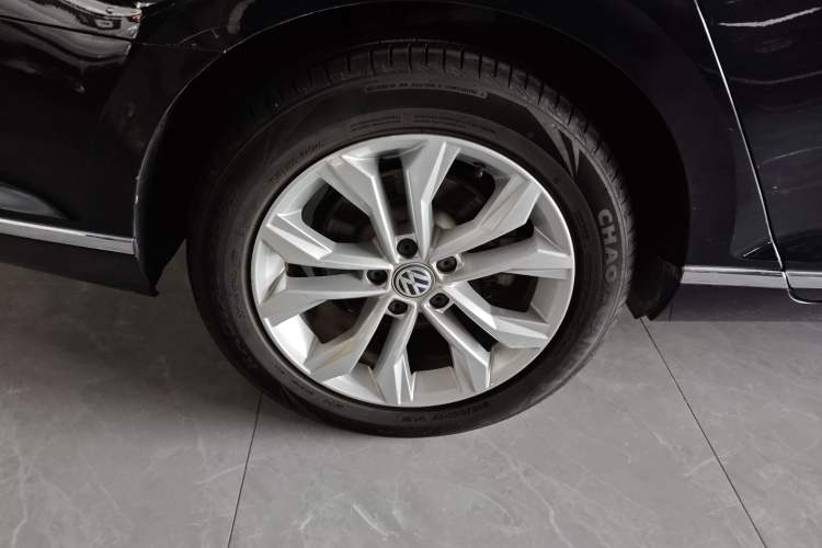 Used Volkswagen Magotan 2018 330TSI DSG Luxury Model Right Rear Wheel Hub
