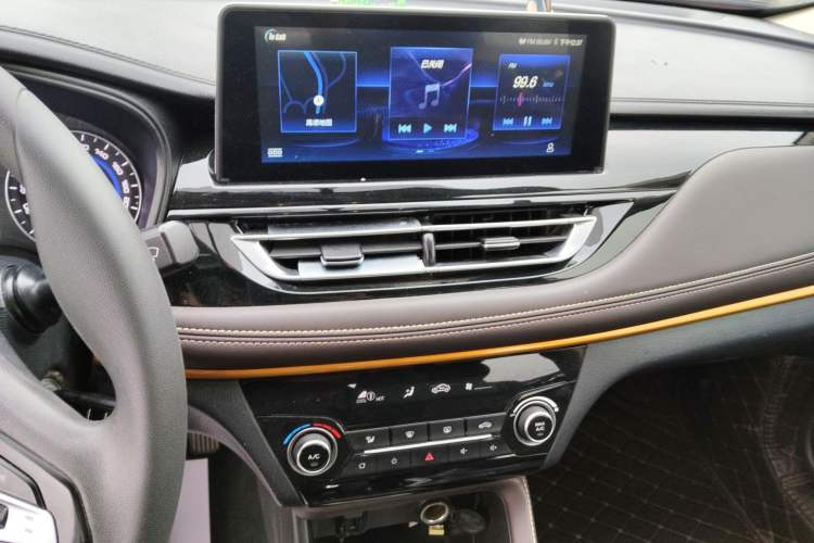 Used CHANGAN Eado DT 2018 1.6L Manual Comfort Model
