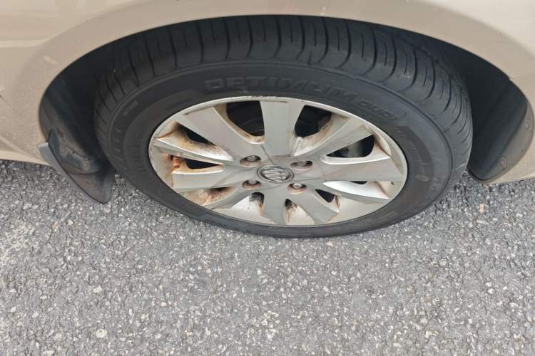 Used Buick Excelle 2013 1.5L Automatic Luxury Model Right Front Wheel Hub