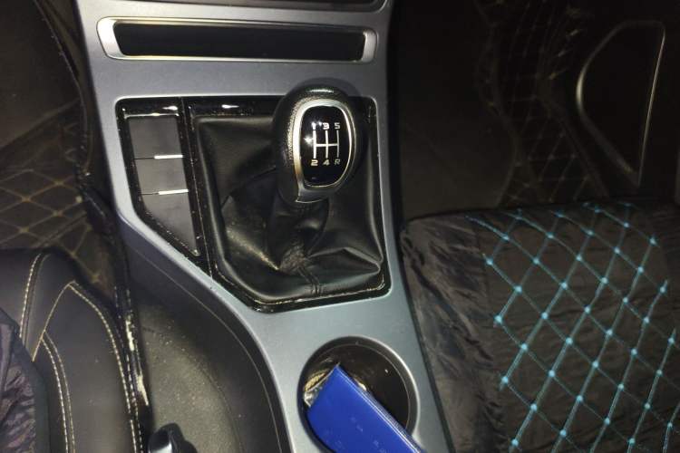 Used Geely Auto Emgrand 2018 1.5L Manual Upward Connect Edition Gear Lever