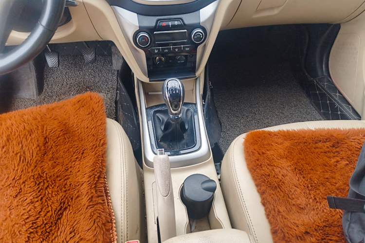 Used CHANGAN Eado 2015 1.6L Manual Luxury Model China V Standard
