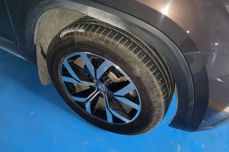 Used Volkswagen Teramont 2017 380TSI Four-Wheel Drive Luxury Edition Right Front Wheel Hub